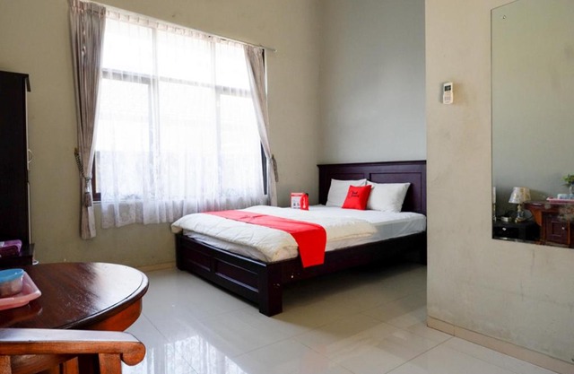 RedDoorz Syariah near Menara Kudus