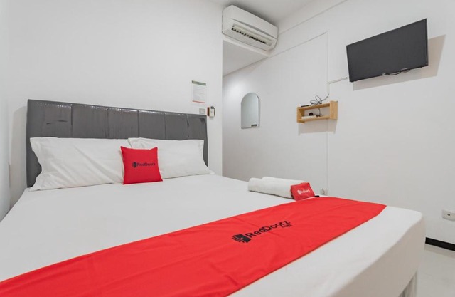 RedDoorz Syariah near Regol Park Bandung