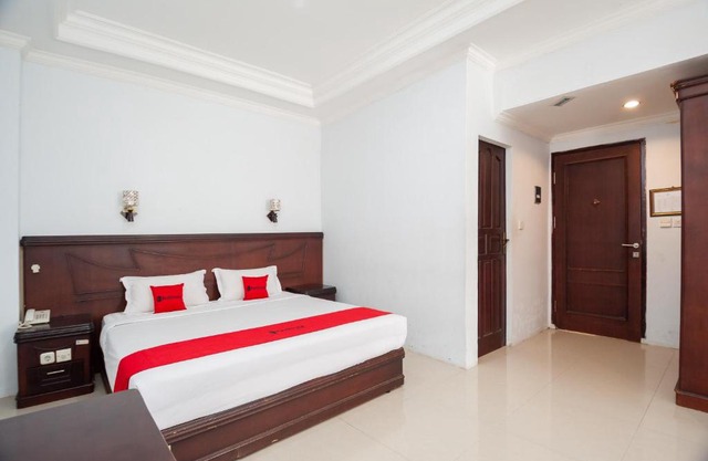 RedDoorz Syariah near RS Yos Sudarso Padang