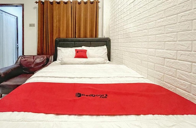 RedDoorz Syariah near Siloam Hospital Mataram