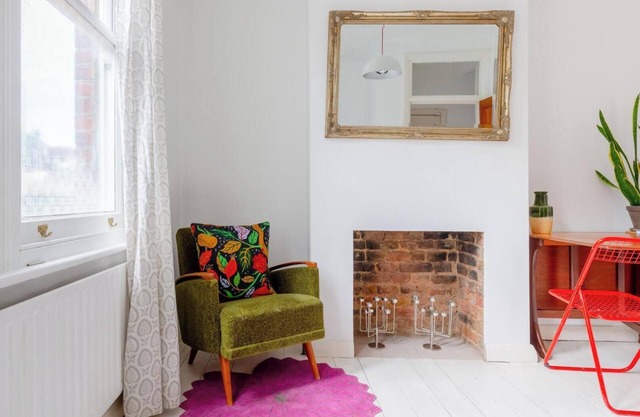 Redesigned 1BD Victorian Coach House, Dalston