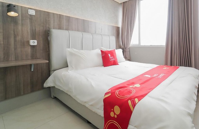 RedLiving Apartemen Saladdin Mansion - Ens Room