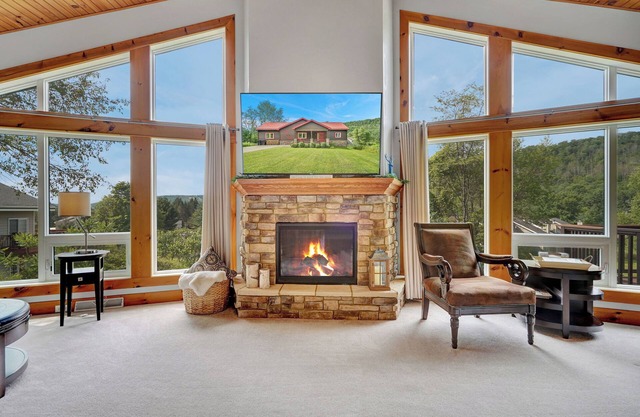 Redroof Ellicottville Chalet, Sauna, 8' ft hot tub and the best views!