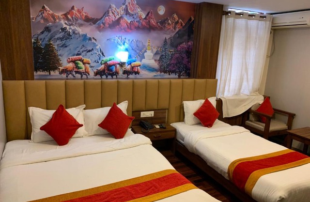 Redstone Regency Hotel