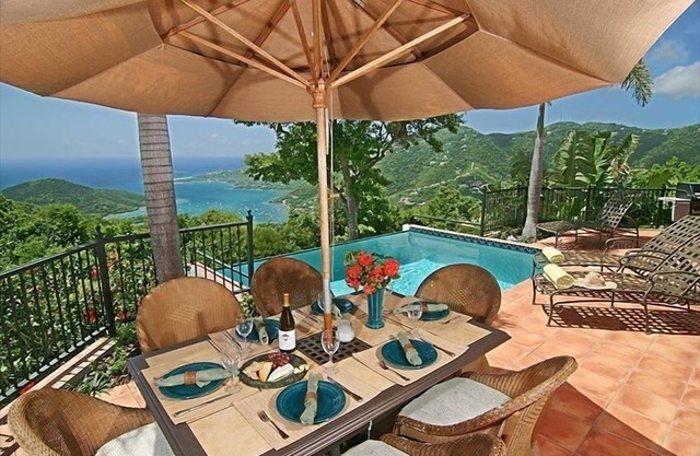 Increíbles vistas panorámicas! ¡Piscina privada! Un corto viaje a las playas!