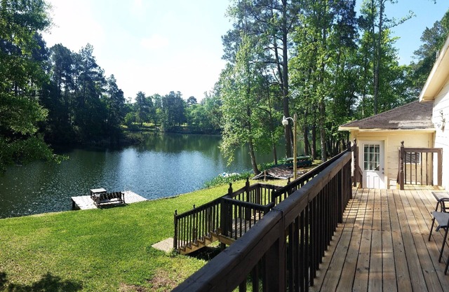 Retiro tranquilo, frente al lago. ¡REGISTRO TEMPRANO! ¡USO GRATIS DE KAYAK! WIFI