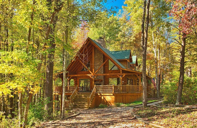 Redwood Lodge-Hocking Hills-Sleeps 16-Deck, chimeneas, bañera de hidromasaje, sala de recreación