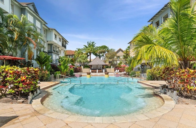 Reef Apartment Cairns - 4 Pools Resort BBQ