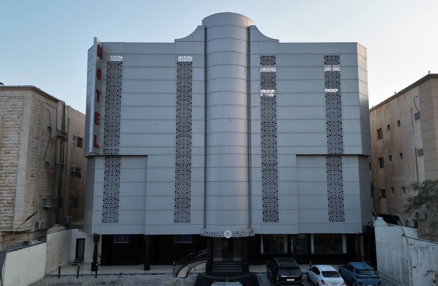 Reef Beach Hotel Apartments