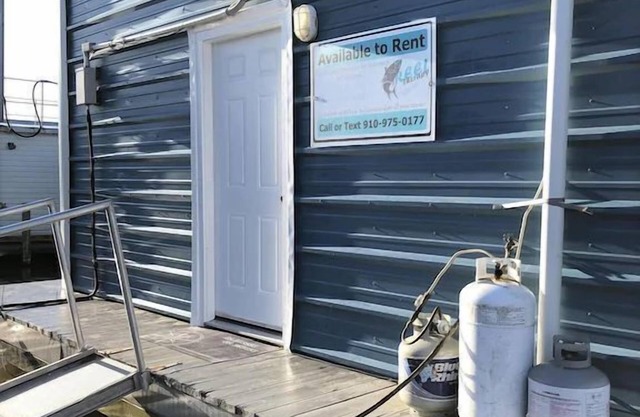REEL Therapy 2 - Casa flotante recientemente renovada en Venice Marina con Prime Dockage