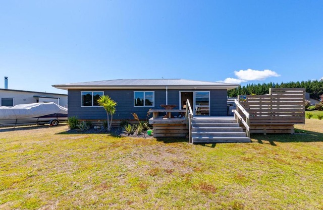 Reelax Inn - Motuoapa Holiday Home