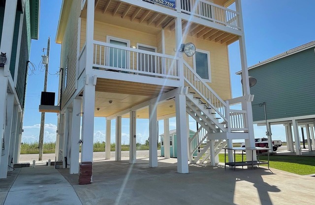 “Reeling Em Inn” 4 bed/3 bath home on the Colorado river in Matagorda.
