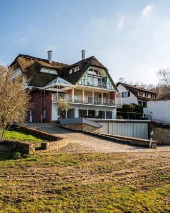 Reet am Rhein - Chateau