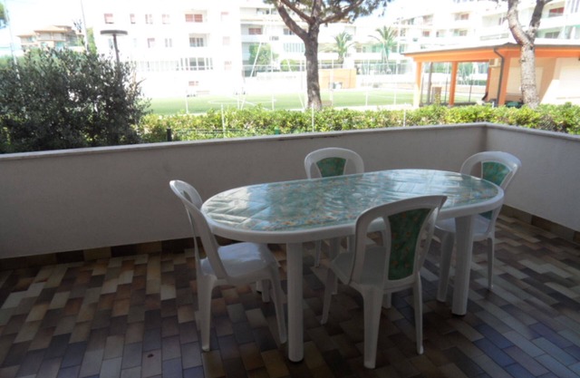 Ref. 45 Summer rental – Three bedroom apartment 150 m from the sea, sleeps 7