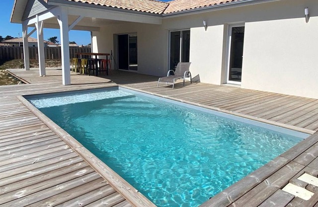 Ref 482 - Magnificent modern villa 1km from the beach