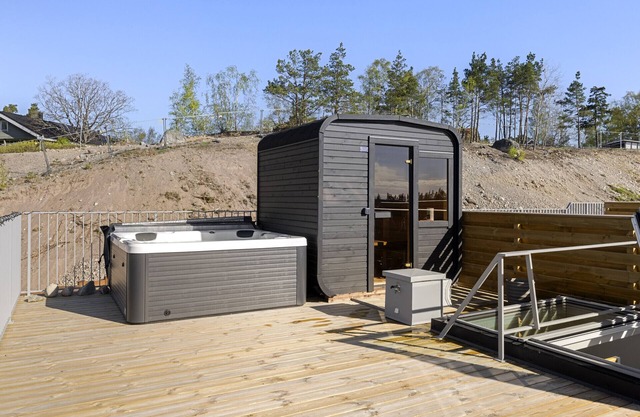 Townhouse with Jacuzzi