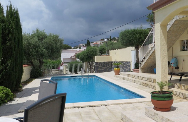 Ref. Nav44 - HERMOSA VILLA CON PISCINA Y VISTAS AL MAR