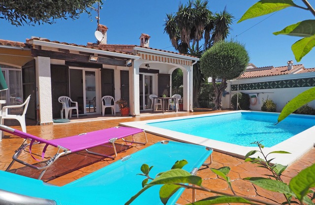Ref. PALAU 3: Bonita casa con piscina privada, wifi y aire acondicionado.