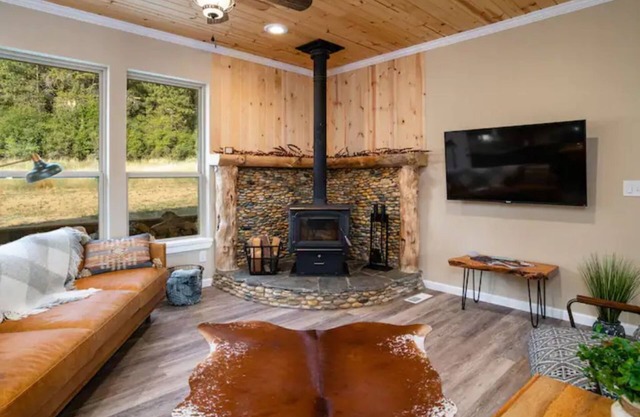 Refined Living Surrounded by Beautiful Scenery and Amazing Wildlife