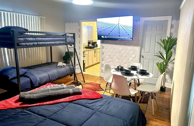 Refurbished 3 bed/2ba Apt - Near Park & Falls