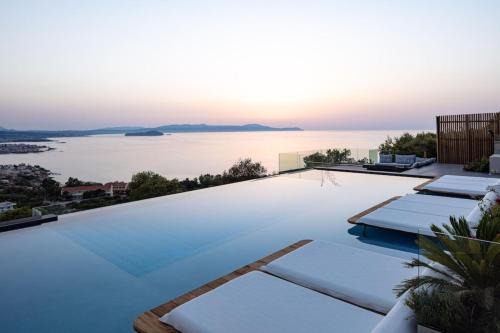 Regal Residence