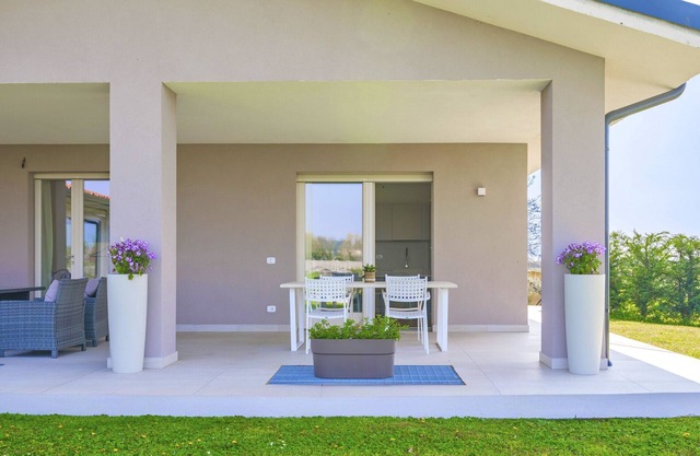 Regarda - Lagobaldo apartamento de dos habitaciones con piscina y jardín