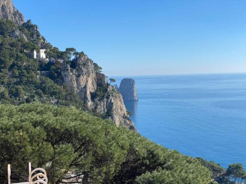 Regina di Capri - Suite vista Faraglioni
