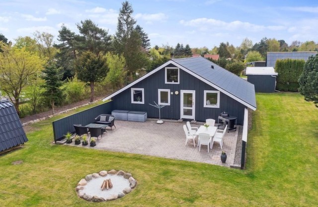 "Reidar" - 600m from the sea by Interhome