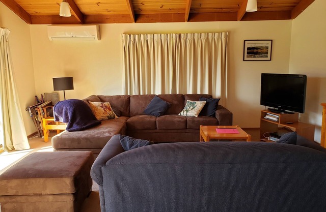 Mountainview Holiday Cottage. Vistas, vino local, senderismo, ciclismo y relax.