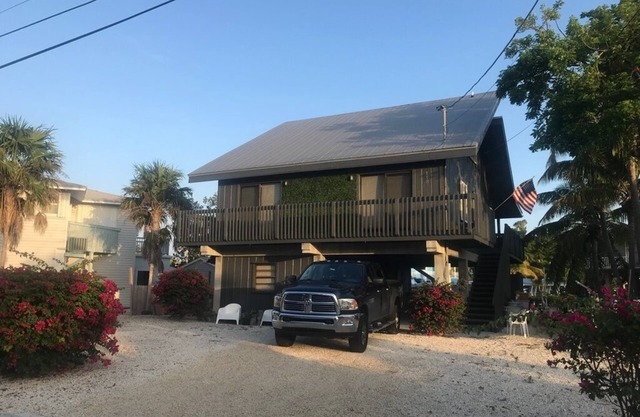 Relajarse y escapar a esta casa Prestine Keys Estilo