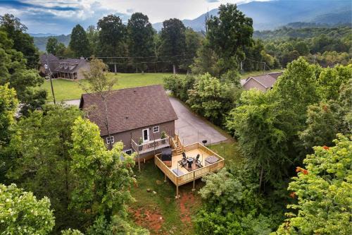 Relax and Recharge Sauna Hot Tub and Gym