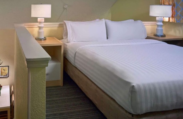 Relax and Unwind! 3 Units with Kitchens, Free Parking, Pets are Welcome!
