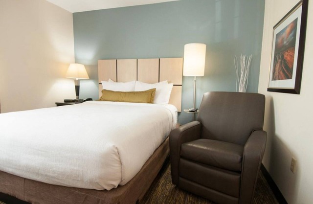 Relax and Unwind! Pet-friendly, Kitchenette, Near Angel Stadium