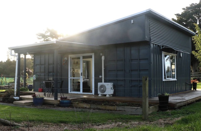 Relax at this comfortable rural 1 bedroom property