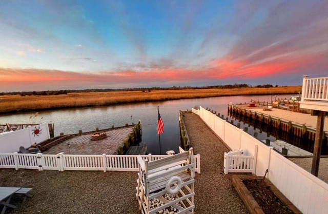 RELAX..Beautiful Waterfront Bungalow..Modern,Clean,Quiet,&Serene.Minutes to LBI