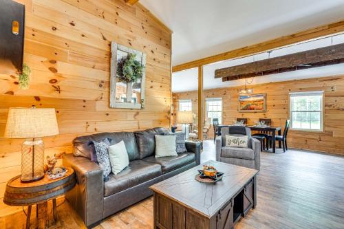 Relax Fireside! Creek Cabin 9 Mi to Dtwn Murphy