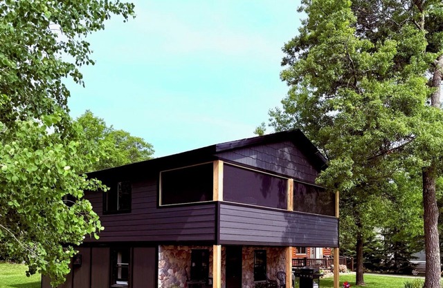 Relax in Breezy Point Resort! Lake View Cottage, Pelican Lake, Golf, Fish, Fun!