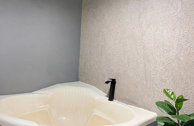 Relax in Neiva: Modern apartment with bathtub close to Clinica Abner Lozano