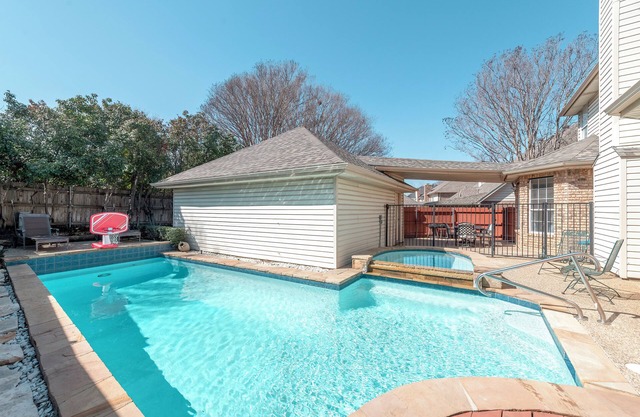 Relax in our spacious villa, just a quick ride away to Grapevine Malls & Airport
