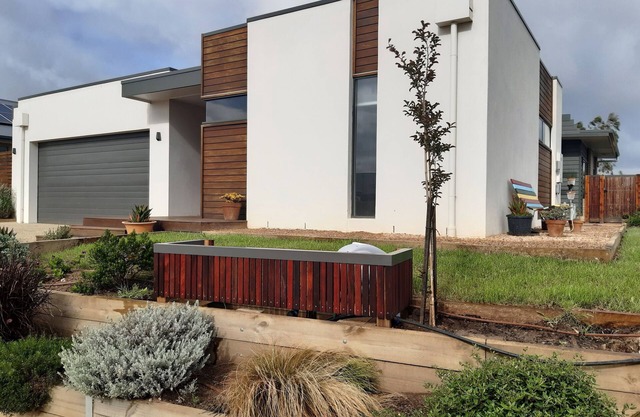 Relax in style at Mi Casa on the Bellarine Peninsula.