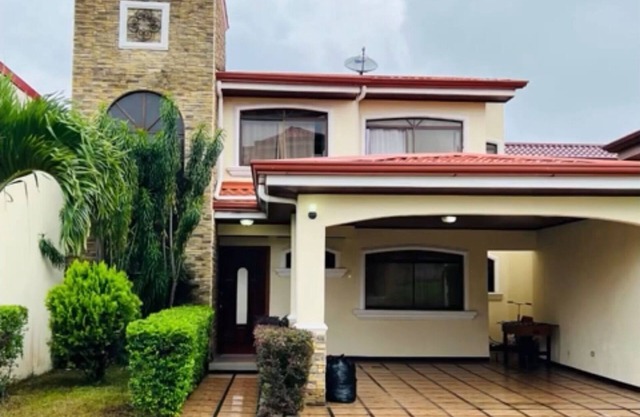 Grecia getway awaits! 25 min from international airport