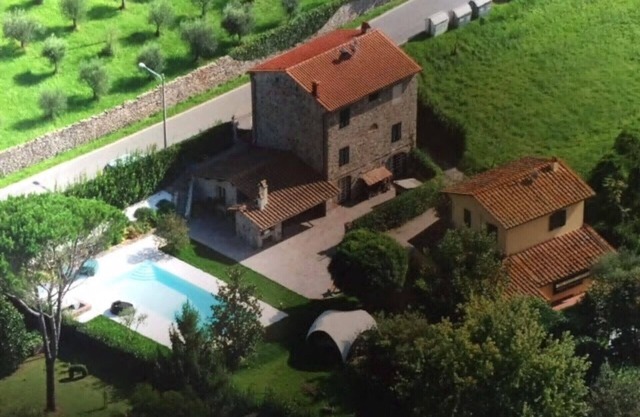 relájate en la casa de piedra del sol