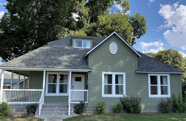 Relax in the heart of Washington wine country