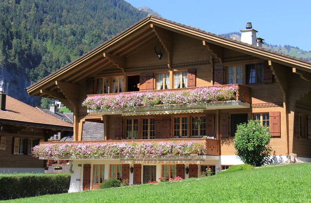 Relájese en el valle de 72 cascadas, en el corazón de la región de Jungfrau.