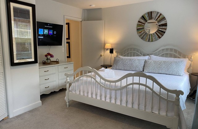 Relax in this Cozy Property Located Close to EVERYTHING