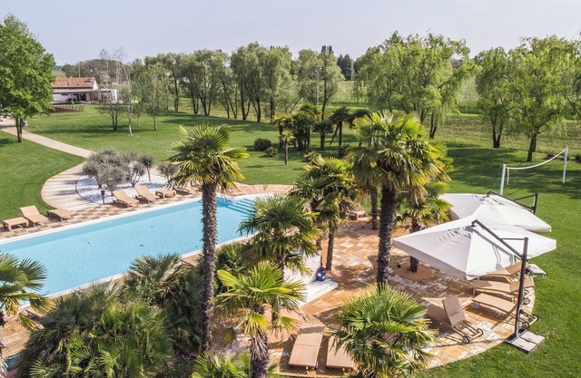 Relax and recharge in this oasis This villa for exclusive use