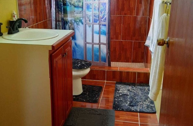 RELAX-INN: 2bedroom apartment n JEEP RENTAL