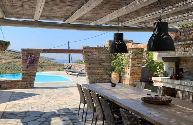 Relax & Joy Villa - Easy Beach Access, 150m Away