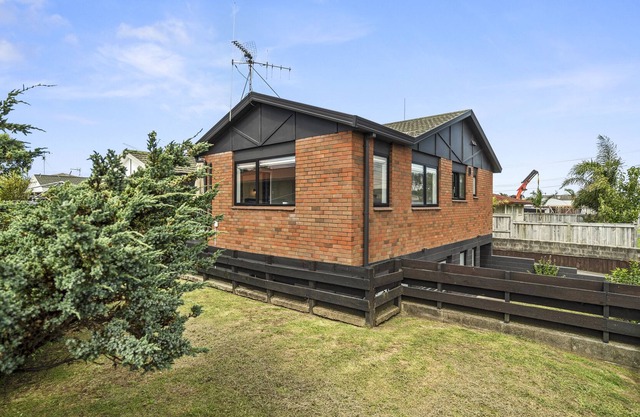 RELAX ON RANCH – MOUNT MAUNGANUI HOLIDAY HOME in Mt Maunganui