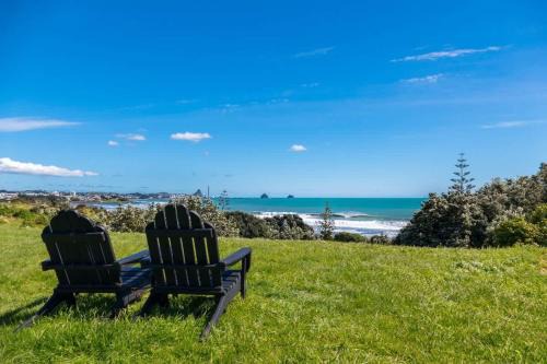 Relax on Richmond - modern beachside house retreat